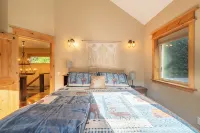 Mobley Myrtle Brook, secluded private retreat near beach. Pet friendly! - 3-Star