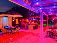 The Jungalow: Luxe Jungle Vibes Meet Modern Desert Living w/ Lagoon Style Pool - 3 Sao