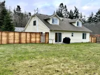 Modern, cozy home in private beach community Admirals Cove - Beach