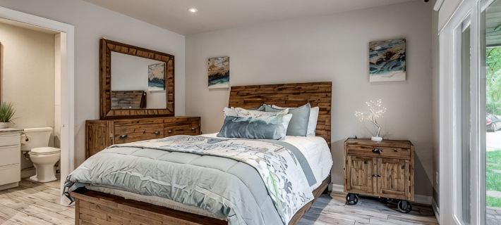 Resort living in Edmond with pool & tennis court! Hotels in Edmond