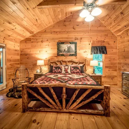 Dog Friendly, Hot Tub, Secluded Log Cabin, Fireplace, Fire Pit, Game Rm, King Bd