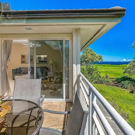 Kauai Paradise: oceanview 2-bedroom condo with AC and private lanai