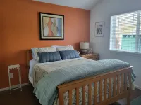 LOCATION!  WALK TO DOWNTOWN AND OLD MILL -  ONE BEDROOM ONE BLOCK FROM THE RIVER - شقق