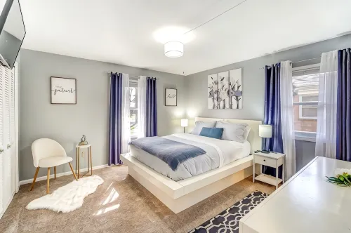 Newly Renovated, 1 block from BGSU, spacious and comfortable - 3-Star