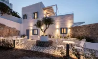 Aura Suites Paros - parking