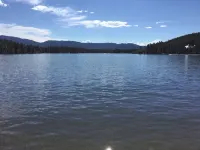 Great Cabin- get own beach & dock!  Perfect for Glacier National Park Vacation! - Feriehus