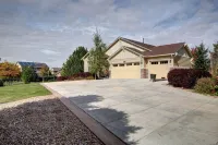 14 Mins to Dia/ Gaylord /Anshutz. Can be Rented Long Term with Huge Discount . - Homestays