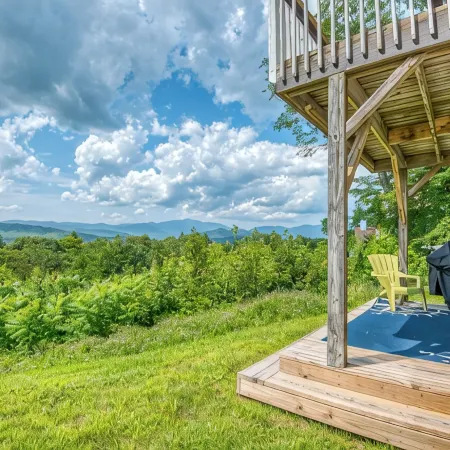 180° White Mountain Views • Family Retreat