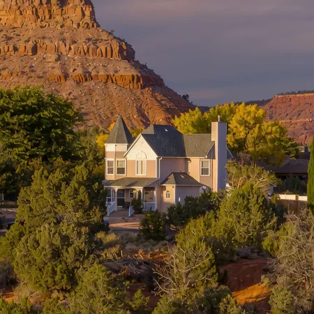 Kanab Paradise House with 2 King Beds Close to Hiking Trails
