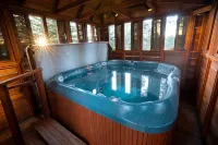 Beautiful Modern Home under the Ponderosa Pines - AC - Hot Tub - Fast Wifi - 4つ星