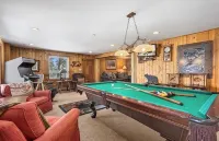 Majestic views! 4 bedroom, 4.5 bath home close to town - 4-نجوم