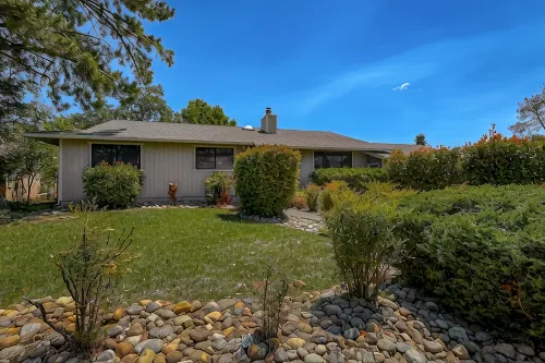 Pineland Place - Homestays