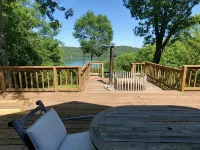 FORD'S CREEK CABIN: Secluded Lakefront Rock Cabin in the Woods-Big Lake View - Chalets