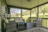 Creekside Cabin - Watkins Glen, Corning, Finger Lakes with Hot Tub - 4-Star