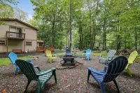 Pocono Chalet-Style Cabin in Arrowhead Lake! Community Fees Included! - Chalets