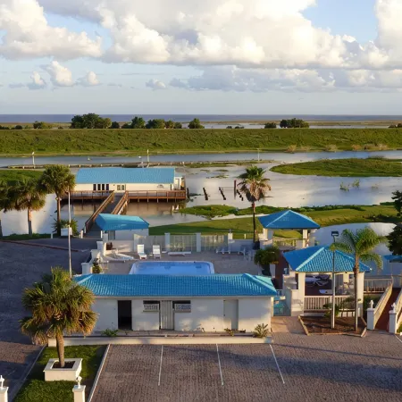 Lakeshore Resort and Marina