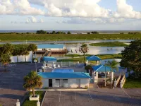 Lakeshore Resort and Marina - piscine