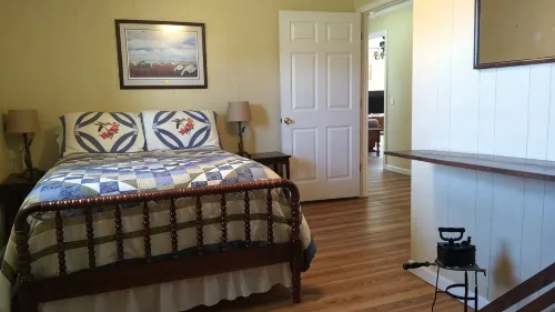 Between Fall Creek Falls, Burgess Falls and Rock Island State Parks - Homestays