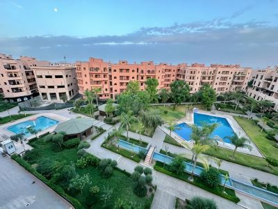 Chez Mams Guest House - Private Rooms in a Resort-Style Apartment Complex