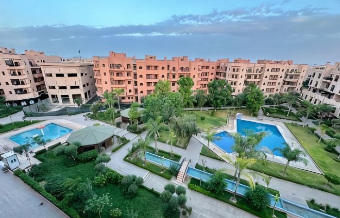 Chez Mams Guest House - Private Rooms in a Resort-Style Apartment Complex