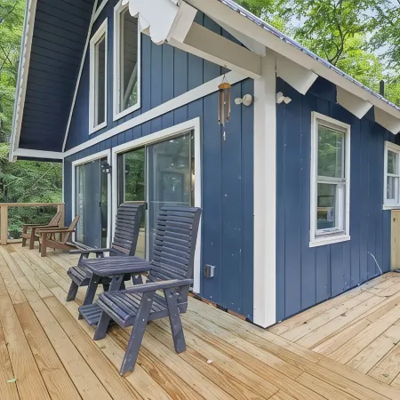 Renovated, Foosball, In the trees, EV charger! 비치 마운틴 호텔