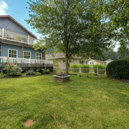 Atwood Lake Large Family Retreat