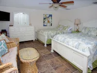 Beautiful 7 BD oceanfront house with a private pool located on the Golden Mile - Private Pools