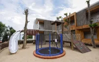 The House Tour Uphill - parking