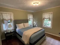 F.J. Massa House ~ Walk to Downtown Napa ~ Bocce Court - บังกะโล