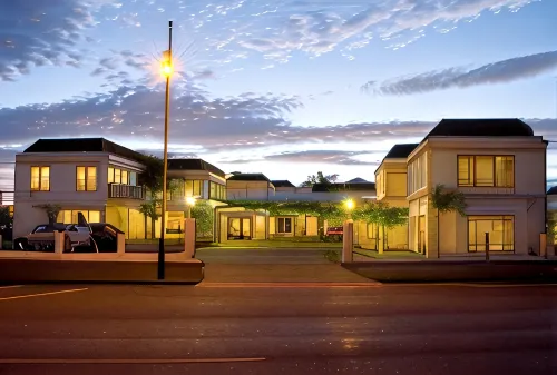 Pacific Harbour Motor Inn - Motels