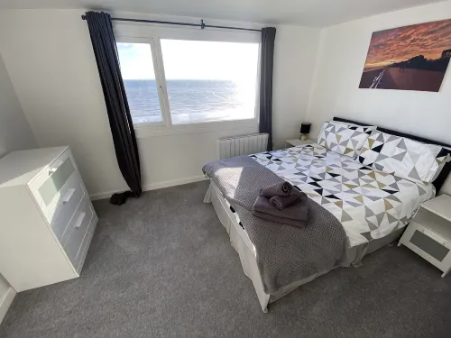 2 bedroom sea view, with balcony - Ocean View