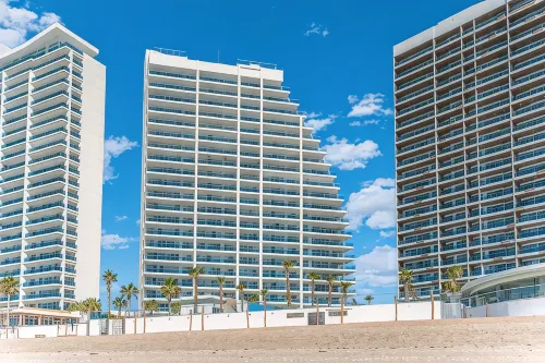 Encantame Soleil R203 | Studio lock off Sleeps 4 - Apartments