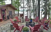 Rustic Log Cabin/Modern Addition - Pontoon, Bunk House, Hot Tub - Woman Chain - Chalets