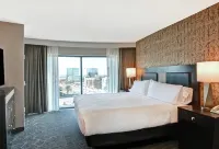 Embassy Suites by Hilton Minneapolis Airport - Pet friendly