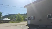 Sleep Right Inn Hotels in Salmon Arm