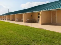 Lake Grassy Inn & Suites Hotels in Highlands County