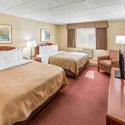 Quality Inn & Suites Downtown Rooms