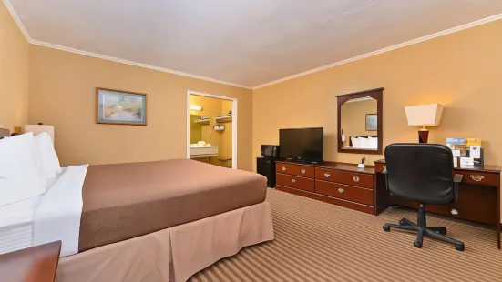 Executive Plus Inn and Suites