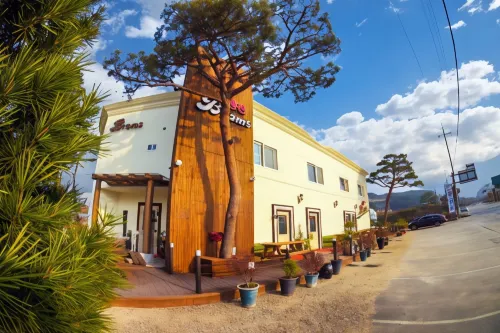 Jeongeup Brahms Pension Hotels in Jeongeup-si