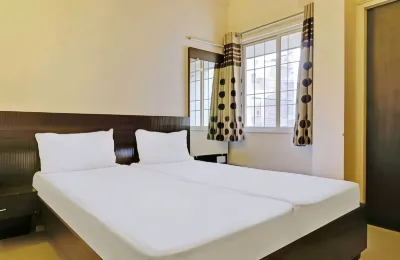 Hotel Rose Lodge Hotels near Uttaradi Mutt