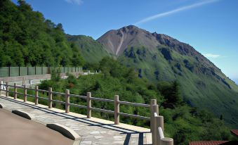 2. Azumaen..