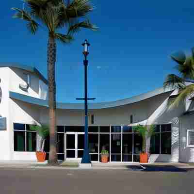 Motel 6 Oceanside, CA – Marina Hotel Exterior