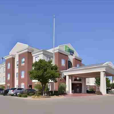 Holiday Inn Express & Suites Abilene Hotel Exterior