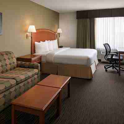 High Plains Hotel at Denver International Airport Rooms