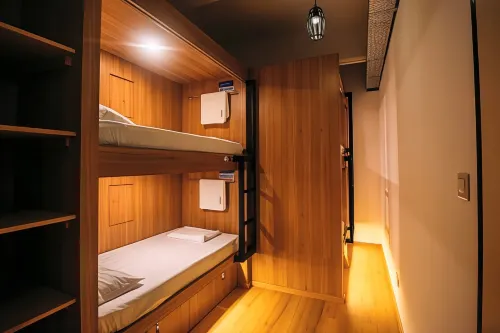 Bluewaters Pods 38 Hongkong St