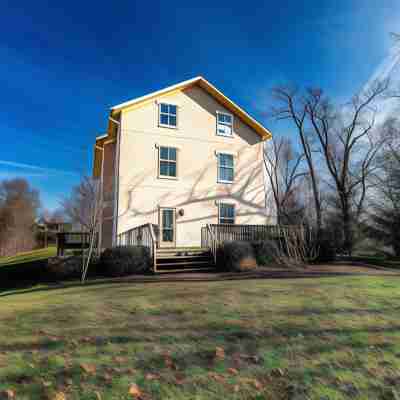 Furness Mansion Hotel Exterior