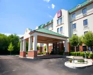Comfort Suites West Warwick - Providence فنادق في West Greenwich