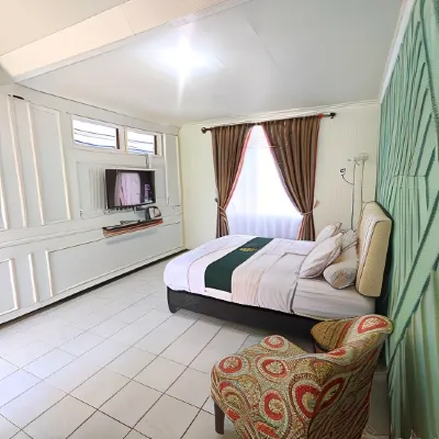 Omah Mee Homestay Jember Hotel dekat Taman Kota Sumbersari