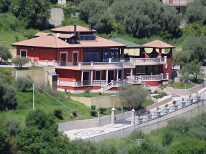 Divine Holiday Home in Giosa Marea with Sauna & Hot Tub