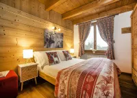 Bijoux des Alpes - Mont Blanc Village Hotel in zona Ambulatori Medici Di Famiglia ,Palazzina Affianco Alla famila